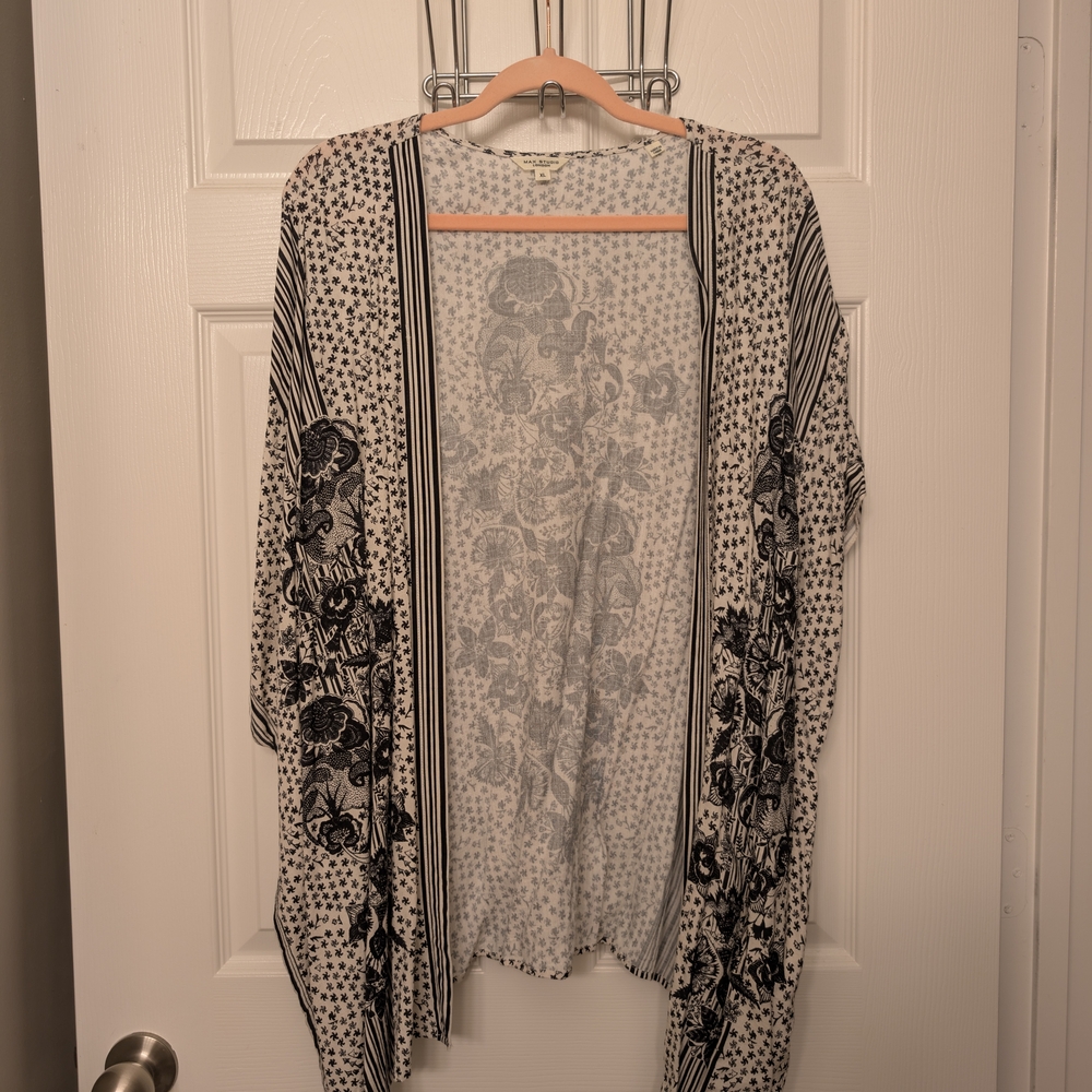 Women's Black and White Patterned Cover Up